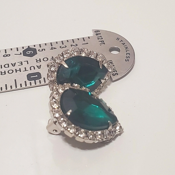 Cocktail Ring, Emerald Green Ring, Statement Crystal Tone Ring. 🌴 - Picture 3 of 6